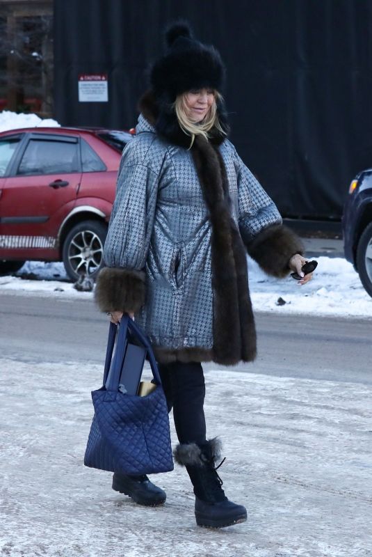 GOLDIE HAWN Out and About in Aspen 12/31/2019