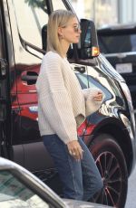 HAILEY and Justin BIEBER Out for Breakfast in Beverly Hills 01/11/2020