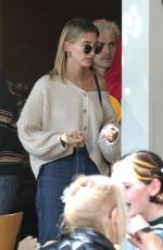 HAILEY and Justin BIEBER Out for Breakfast in Beverly Hills 01/11/2020