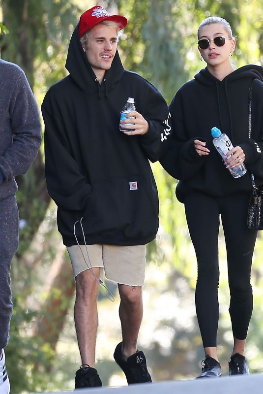 HAILEY and Justin BIEBER Out Hiking in Los Angeles 01/12/2020