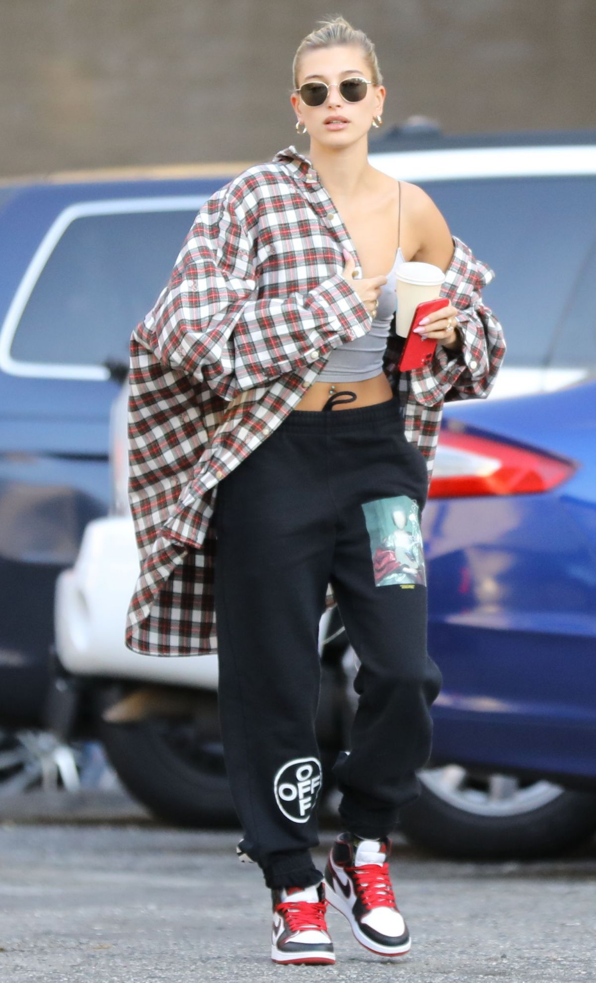 HAILEY BALDWIN Out and About in Los Angeles 01/09/2020 – HawtCelebs