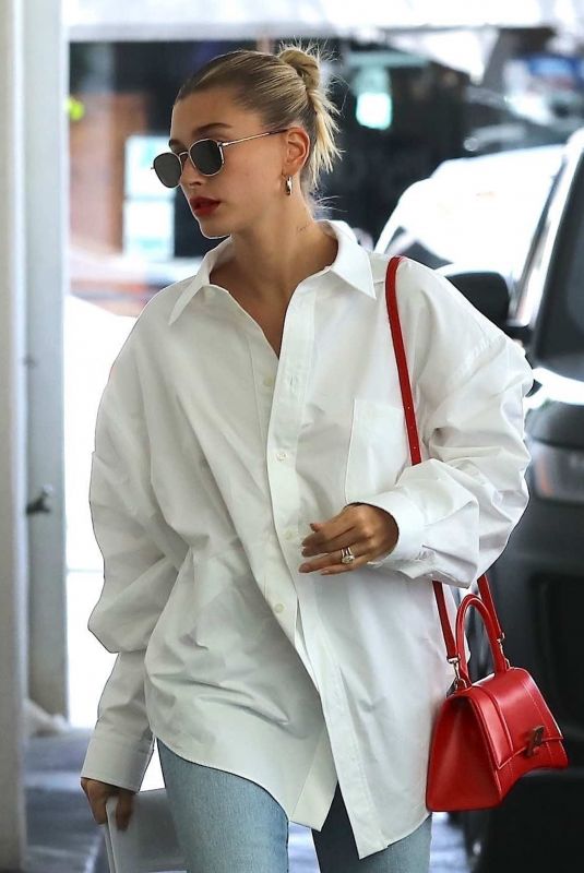 HAILEY BIEBER Arrives at a Skincare Clinic in Beverly Hills 01/24/2020