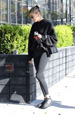 HAILEY BIEBER Leaves a Gym in Los Angeles 01/12/2020