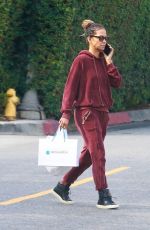HALLE BERRY OUt for Lunch to-go in Los Angeles 01/17/2020