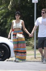 HALSEY and Evan Peters Out for Llunch at a Beach on the Gold Coast 01/03/2020