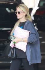 HOLLY MADISON at Ups Store in Los Angeles 01/30/2020