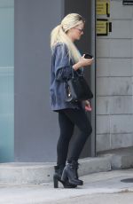 HOLLY MADISON at Ups Store in Los Angeles 01/30/2020