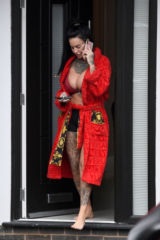 JEMMA LUCY Leaves Her Home in Manchester 01/05/2020