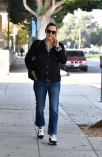 JENNIFER GARNER Heading to a Spa in Los Angeles 01/04/2020