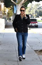 JENNIFER GARNER Heading to a Spa in Los Angeles 01/04/2020
