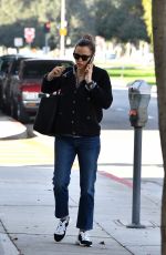 JENNIFER GARNER Heading to a Spa in Los Angeles 01/04/2020