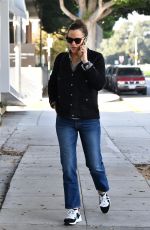 JENNIFER GARNER Heading to a Spa in Los Angeles 01/04/2020