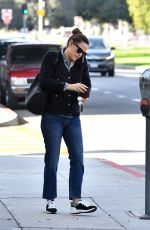 JENNIFER GARNER Heading to a Spa in Los Angeles 01/04/2020