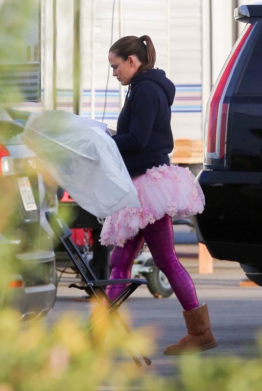 JENNIFER GARNER on the Set of Yes Day in Los Angeles 01/09/2020