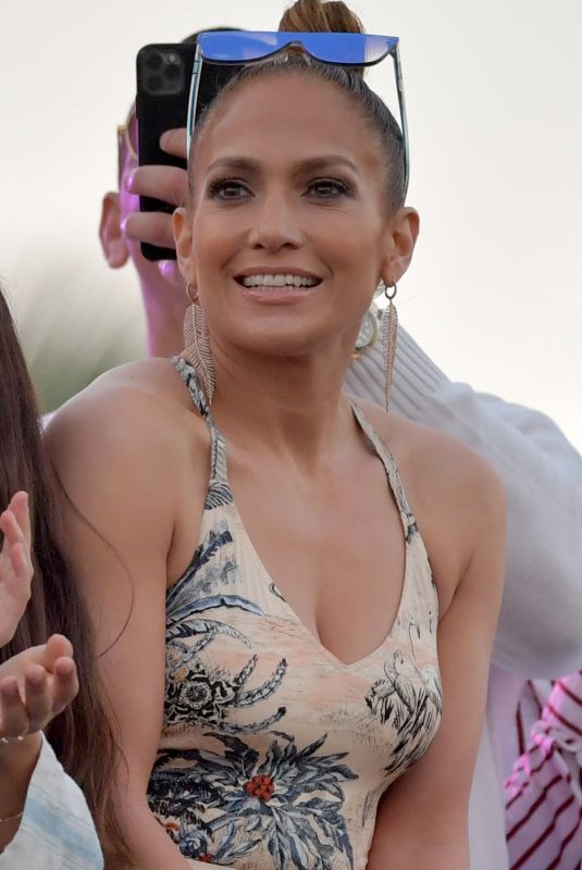 JENNIFER LOPEZ at Pegasus World Cup at Gulfstream Park in Hallandale 01/25/2020
