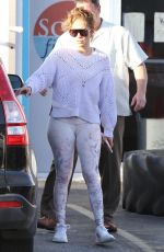 JENNIFER LOPEZ Leavies a Gym in Miami 01/18/2020