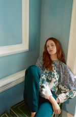 JULIA BANAS in Harper