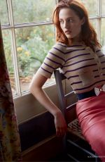 JULIA BANAS in Harper