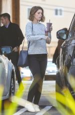 KATHERINE SCHWARZENEGGER Out for Smoothies in Brentwood 01/13/2020