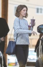 KATHERINE SCHWARZENEGGER Out for Smoothies in Brentwood 01/13/2020