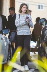 KATHERINE SCHWARZENEGGER Out for Smoothies in Brentwood 01/13/2020