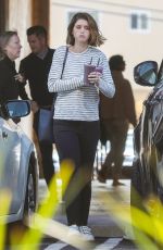 KATHERINE SCHWARZENEGGER Out for Smoothies in Brentwood 01/13/2020