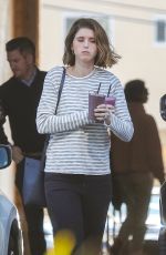 KATHERINE SCHWARZENEGGER Out for Smoothies in Brentwood 01/13/2020