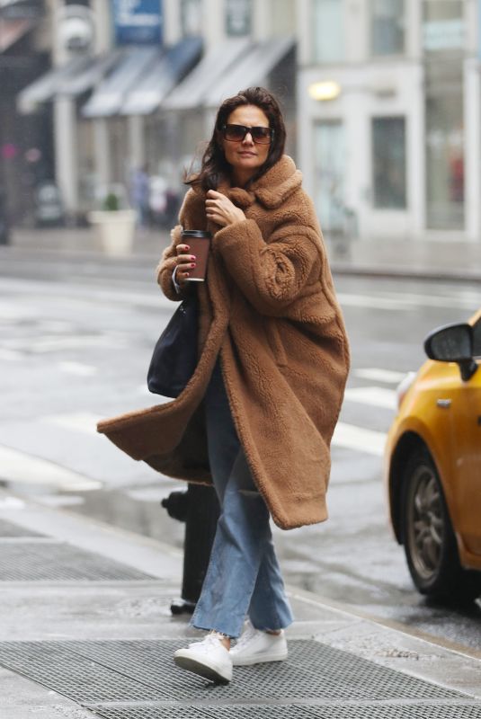 KATIE HOLMES Out and About in New York 01/03/2020