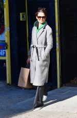 KATIE HOLMES Shopping for Painting Supplies in New York 01/29/2020