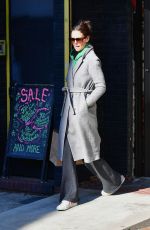 KATIE HOLMES Shopping for Painting Supplies in New York 01/29/2020