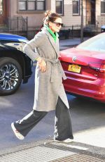 KATIE HOLMES Shopping for Painting Supplies in New York 01/29/2020