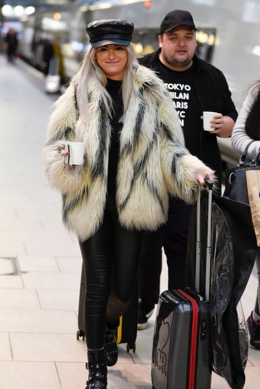 KATIE MCGLYNN Out and About in London 01/27/2020
