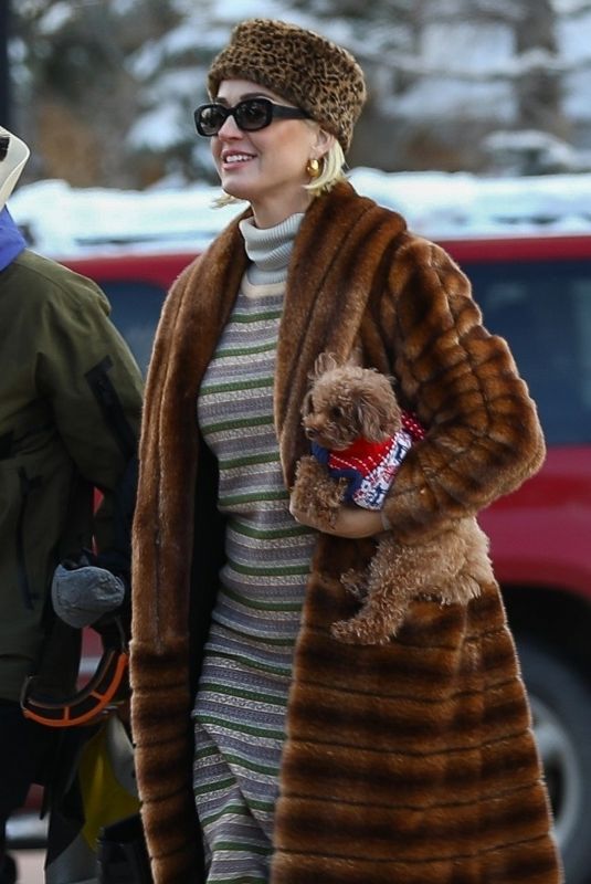 KATY PERRY Out with Her Dog in Aspen 01/02/2020