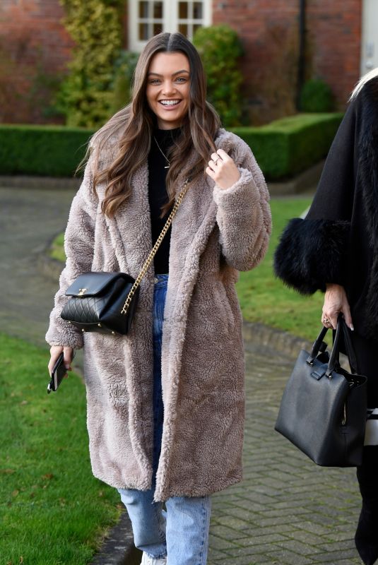 KENDALL RAE KNIGHT Out in Cheshire 01/16/2020