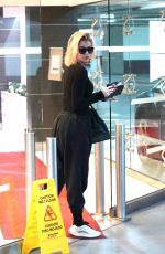 KHLOE KARDASHIAN at a Doctor