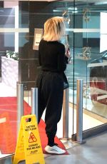 KHLOE KARDASHIAN at a Doctor