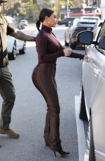 KIM KARDASHIAN Shopping at Sap and Honey in Sherman Oaks 01/22/2020