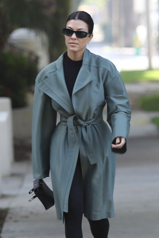 KOURTNEY KARDASHIAN Out and About in Calabasas 01/28/2020