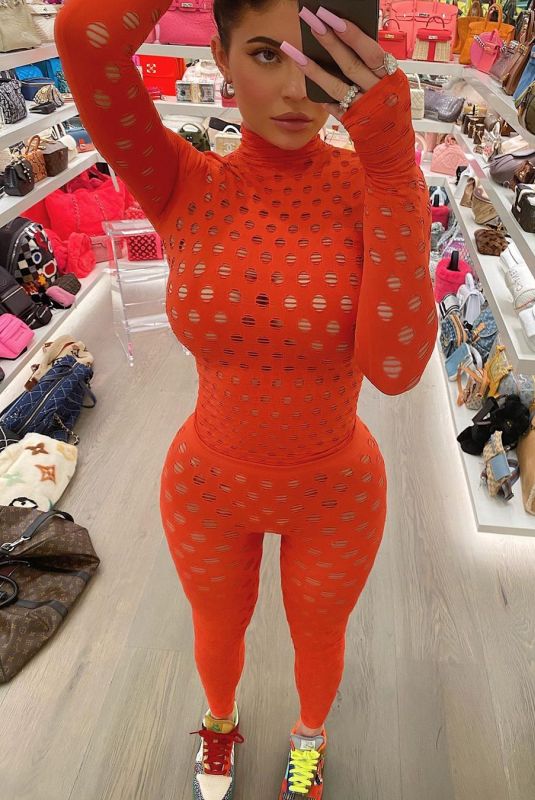 KYLIE JENNER - Instagram Photo 01/09/2020
