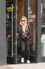 LOTTIE MOSS Leaves Young LDN in Notting Hill 01/08/2020