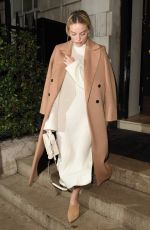 MARGOT ROBBIE Leaves Annabel