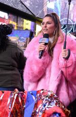 MARIA MENOUNOS at Fox