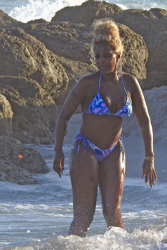 MARY J. BLIGE in Bikini at a Beach in Miami 01/03/2020