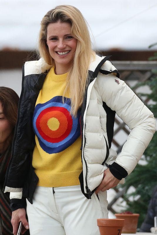 MICHELLE HUNZIKER Out in San Cassiano 01/03/2020