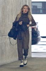 pHILARY DUFF Leaves an Office in Burbank 01/16/2020