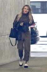 pHILARY DUFF Leaves an Office in Burbank 01/16/2020