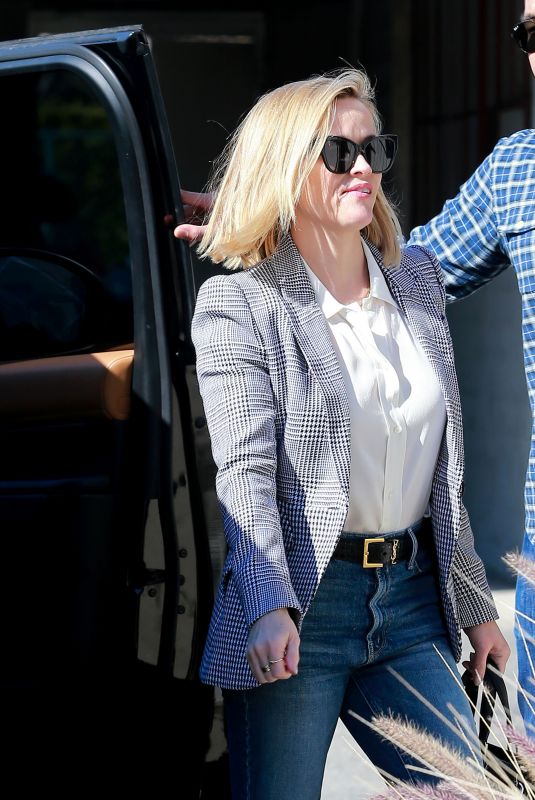 REESE WITHERSPOON Arrives at a Business Meeting in Los Angeles 01/28/2020
