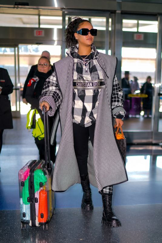 RIHANNA Arrives at JFK Airport in New York 01/21/2020