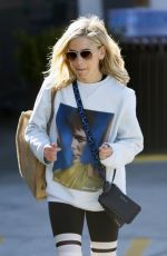 SARAH MICHELLE GELLAR Out Shopping in Brentwood 01/29/2020