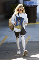 SARAH MICHELLE GELLAR Out Shopping in Brentwood 01/29/2020